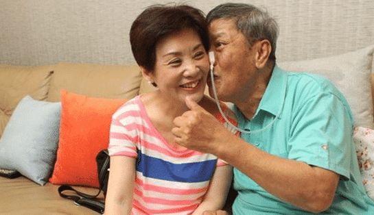 一代歌王「失足摔成傻子」妻離子散「吞80顆藥輕生」　最低穀遇女友「為他賣3棟房籌醫藥費」相守40年