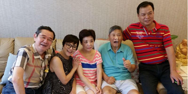 一代歌王「失足摔成傻子」妻離子散「吞80顆藥輕生」　最低穀遇女友「為他賣3棟房籌醫藥費」相守40年