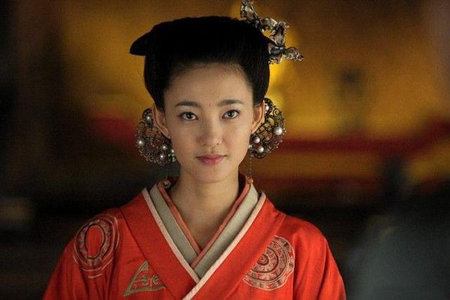 媒體曝王麗坤《美人心計》美照，網友卻因為角色問題吵得不可開交