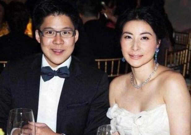 豪門財產按人頭算？郭晶晶欲為霍家拼4胎，婆婆5個字回應