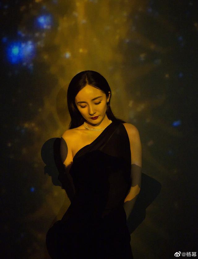 趣事：張靚穎、楊冪、劉嘉玲、胡歌、沙溢；某女星成撿漏王？