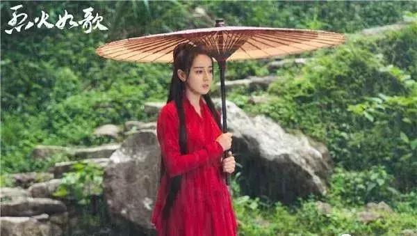 古裝12位女星撐傘造型：趙雅芝優雅，霍思燕漂亮，第一美出天際