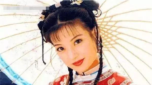 古裝12位女星撐傘造型：趙雅芝優雅，霍思燕漂亮，第一美出天際