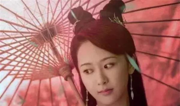 古裝12位女星撐傘造型：趙雅芝優雅，霍思燕漂亮，第一美出天際