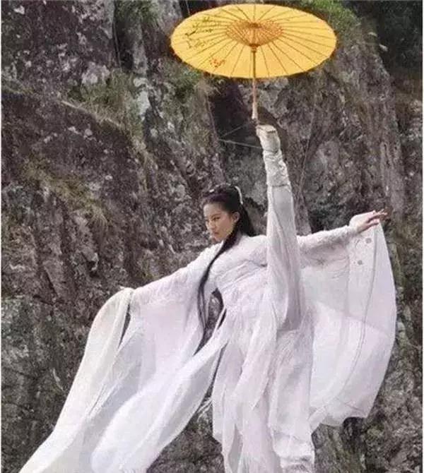 古裝12位女星撐傘造型：趙雅芝優雅，霍思燕漂亮，第一美出天際