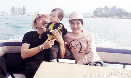楊樂樂曬帶愛子暑期出遊照 小沐沐露正臉被贊清秀