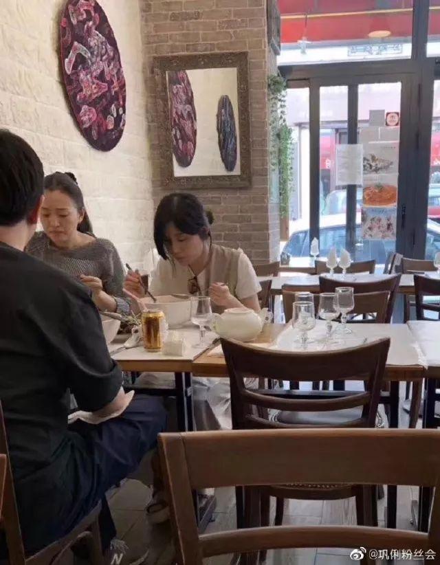 鞏俐巴黎小店吃過橋米線，嫁到法國也忘不了家鄉的味道