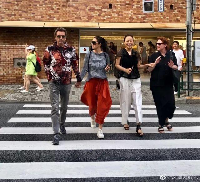 鞏俐巴黎小店吃過橋米線，嫁到法國也忘不了家鄉的味道