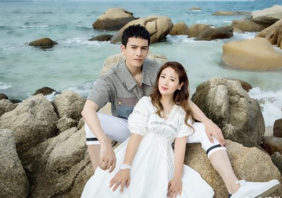 出道10年不溫不火，靠賣老婆的名牌包度日，如今終於熬出頭