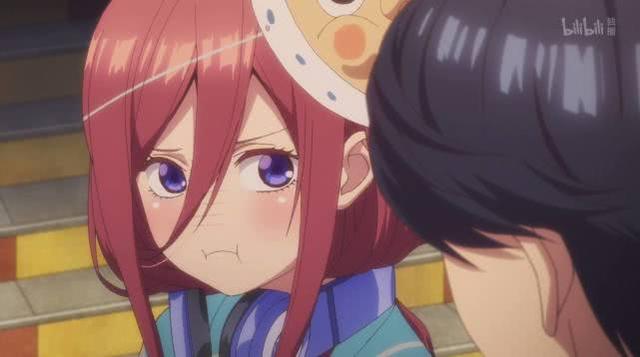 三玖化身「最美巨人」，攀牆坐等風太郎