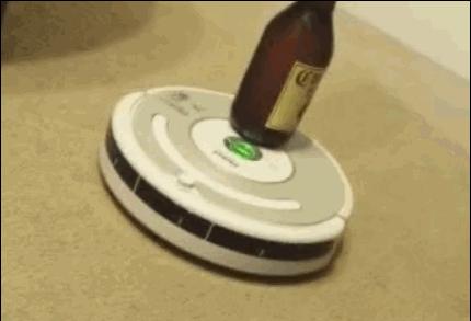 當掃地機器人遇到狗屎...註定滿地的悲傷....
