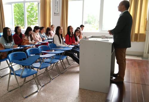 面試官：「「六」字加一筆，是什麼字？」一個人給出這個妙答，當場被錄用！
