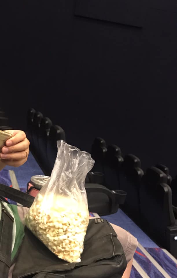 她發現「好市多一片紫爆」興奮拍照分享　網一看激推「每次看電影必帶」：真的超好吃！
