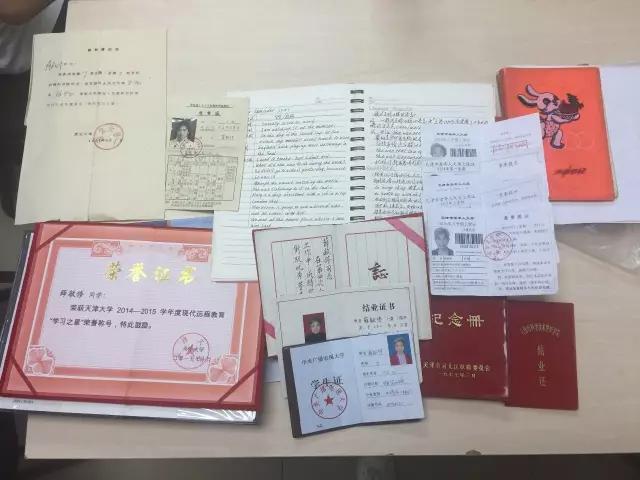 81歲學霸阿嬤「精通5國語言」大學全科滿分畢業！看到她的「超完整筆記」讓全球大學生慚愧不已！