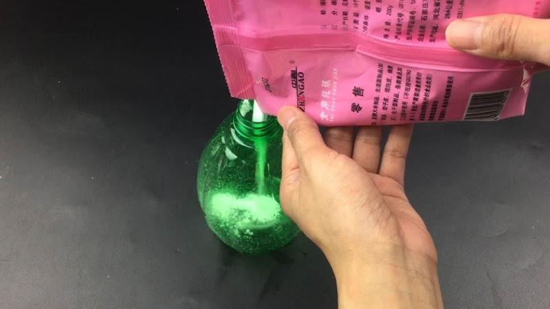 小蘇打做清潔劑已經落伍了，把這2樣東西混一起，比小蘇打強10倍！