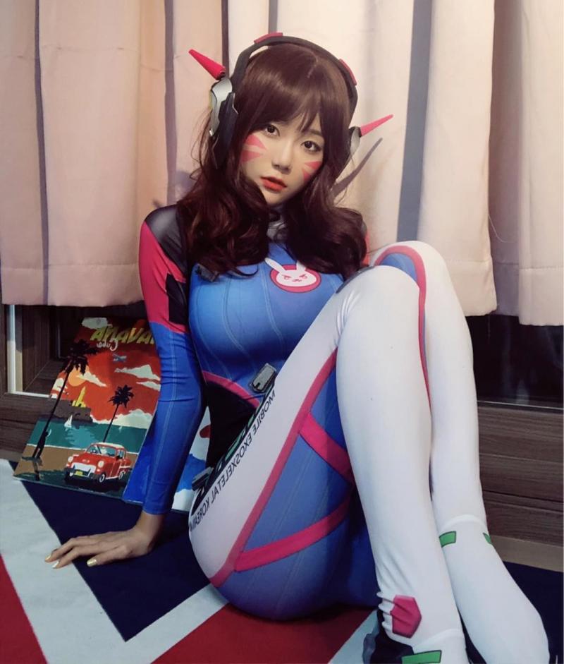 韓國騷娘「빛베리 Berry」神還原不知火舞， 性感美體藏不住，側邊大失守高衩開到腰！