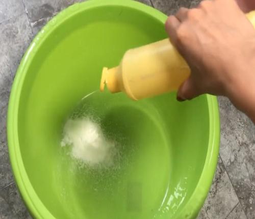 拖把又黑又髒很難清洗？用這個小妙招，瞬間把拖把洗的乾乾凈凈！