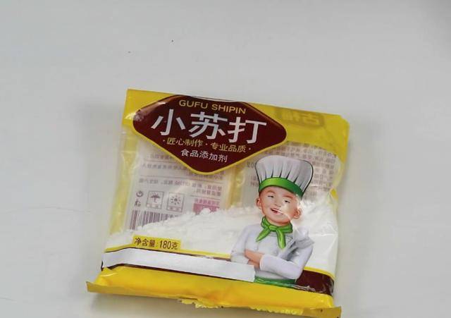 5歲男孩低燒不退，原來水壺暗藏玄機，趕緊檢查你家孩子水壺 