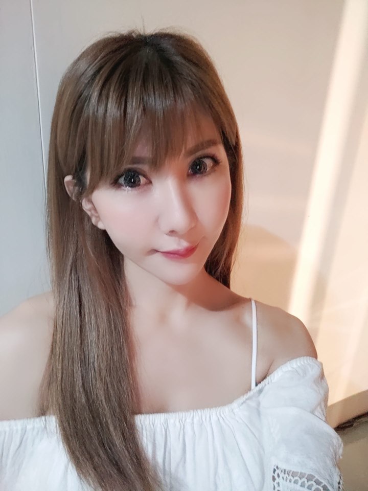 真人版娜美「百變 Maggie」狂傲身材太惹火，渾圓美臀好想咬一口！