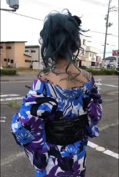 日本「紋身妹」意外走紅，她轉身一瞬間，網友：鬼知道我到底看了幾遍？