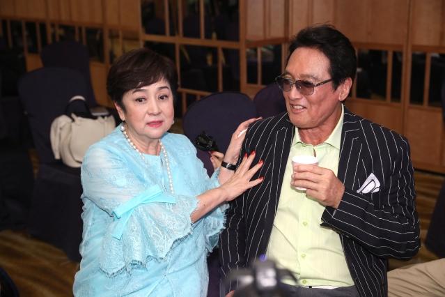 71歲秦祥林公開亮相，談及40年前與林青霞一段情：對她免疫了！