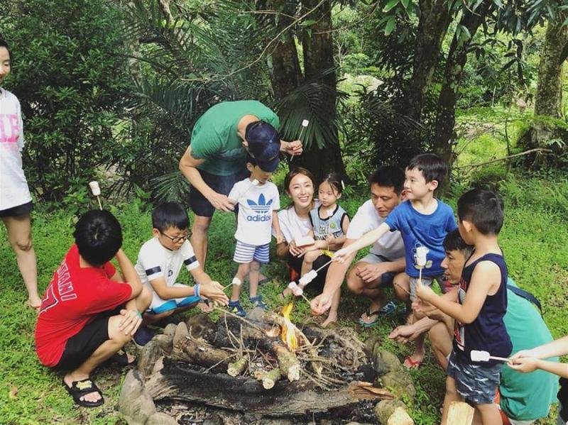 Max暴風成長！隋棠「合體陶晶瑩全家」出遊過暑假，3歲兒抽高「超過185cm爸的腰」網讚：簡直小帥哥