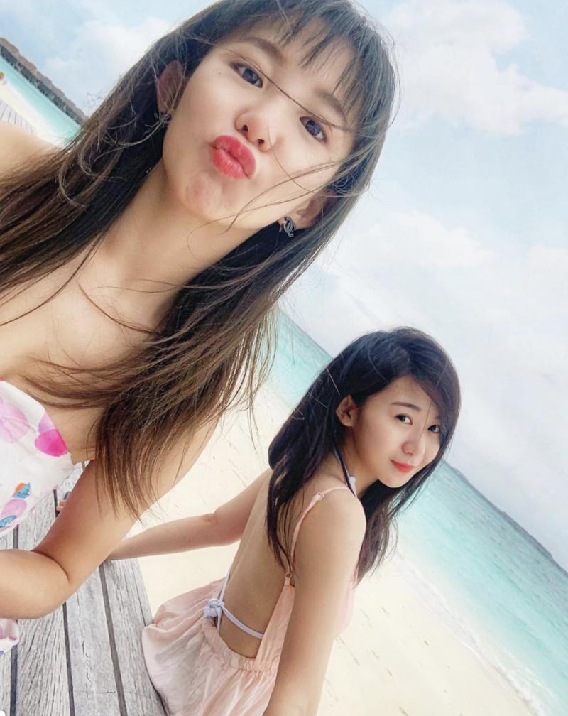 海島慶生！郭書瑤曬「比基尼海灘照」喊：29歲❤　網友眼光卻「全放在妹妹身上」暴動：好美