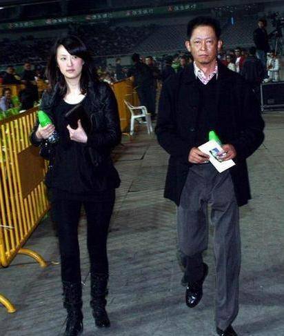 不敢離婚的5位男明星：妻子不僅貌美如花，還全是億萬富翁！