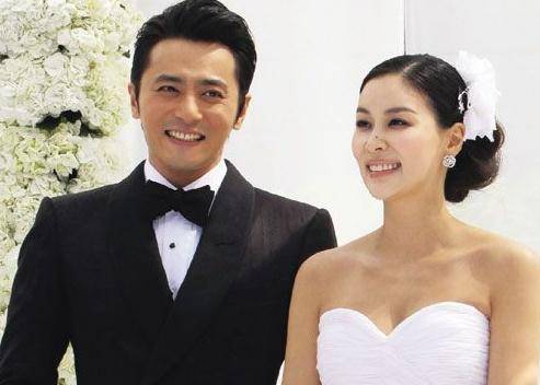 不敢離婚的5位男明星：妻子不僅貌美如花，還全是億萬富翁！