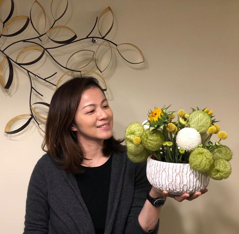 一家7口還想要！「洪榮宏前妻」陳施羽甜蜜二嫁盼生雙胎 「尖下巴不在了」網友驚喜：有了嗎