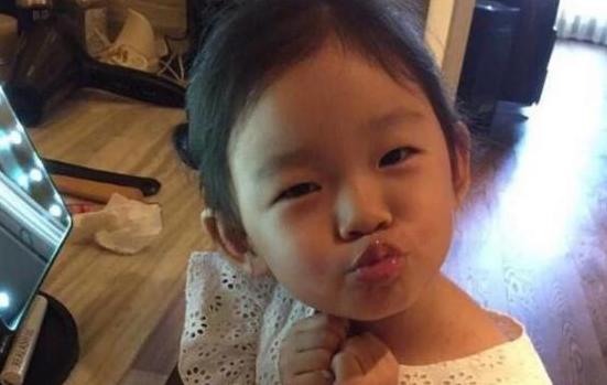 大S說她從小美到大，但沒想到阿雅女兒比她女兒漂亮這麼多！ 