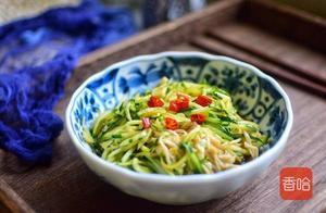 金針菇涼拌這樣做既好吃又下飯，而且非常的簡單，餐餐吃都不會膩