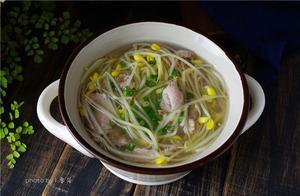 7月，這湯簡單易做一煮一大盆，不放雞精都鮮美，孩子多喝長高個