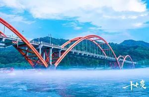 又挖到一處寶藏小城！這個17℃的避暑天堂，山水俱佳、風景如畫