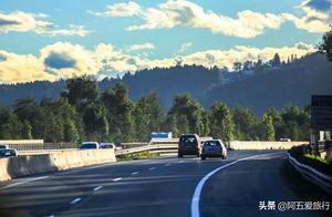 德上高速巨單段正在加速推進，全長116公里，力爭年底通車