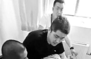 輕生女子騎19樓飄窗 180斤民警縱身一躍將其救回