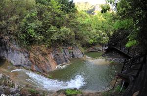 成都周邊國家AAAA級旅遊景區，60多個景點均與女媧有關，頗為神秘