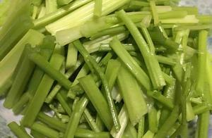 夏天減肥我就買這菜，1塊一斤很便宜，一周吃3次，快速甩肉