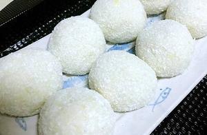 自製「糯米糍」，一碗糯米一碗澱粉，簡單易學又好吃，香甜軟糯