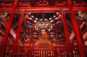 武則天時蓋的佛寺，建築本身擁有三項全國第一，弘一法師在此出家