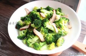 西蘭花和這菜一起炒，比炒肉還香，自帶鮮味，連調味料都省了