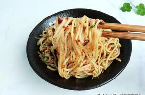 熱天，老公最饞這碗粉，5分鐘做一碗，成本還不到2元，超划算