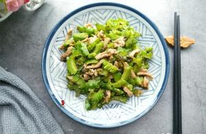 苦瓜這樣炒一點也不苦，營養瘦身三天兩頭吃，保持小蠻腰