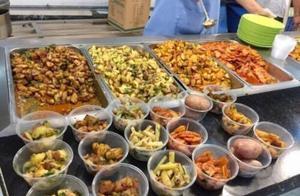 四川這所大學食堂的飯菜太美味，吃飯都排著長隊，考上就有口福了