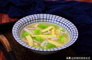炎炎夏日，這湯要多喝，清爽營養又低脂，女人常喝皮膚水靈靈