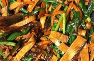 北京傳統特色菜炒合菜，色香味俱全營養豐富，地道的「胡同味」