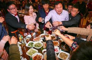 老酒鬼30年酒場經驗，酒後最好用的解酒方法，不是牛奶也不是茶