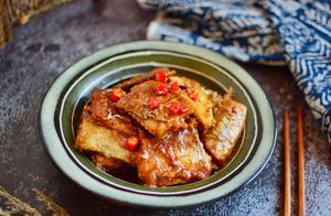 無論做什麼魚，都別直接下鍋煎，多加這一步，魚不破皮還沒腥味