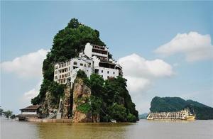 長江有座神秘「孤島」，一座廟就占了半座山，就在安徽、江西交界