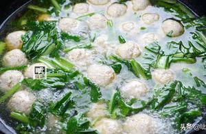 夏天不會做這道菜太虧了，1塊豆腐1點肉餡，做法簡單，清淡又營養